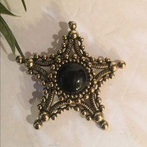 Vintage Star Brooch Gold Timed with Black Stone